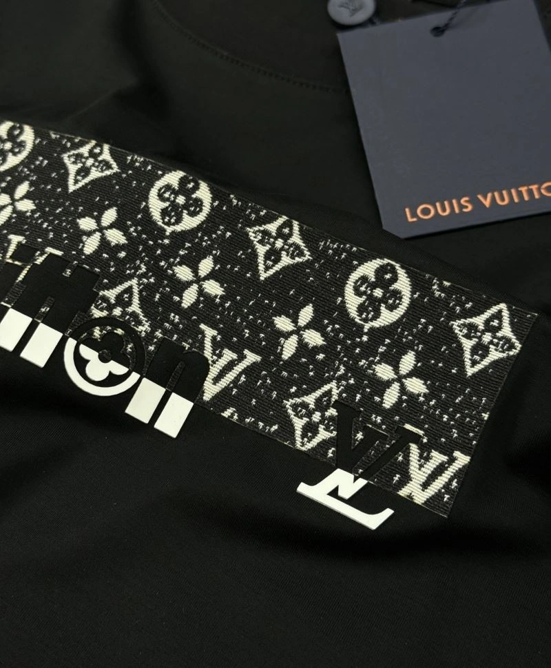 Louis Vuitton T-Shirts Youthful 132599
