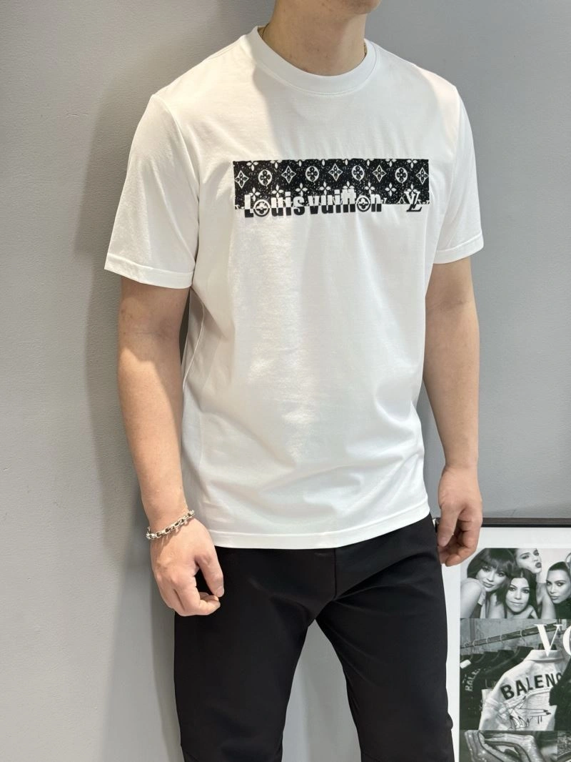 Sophisticated Louis Vuitton T-Shirts 132585