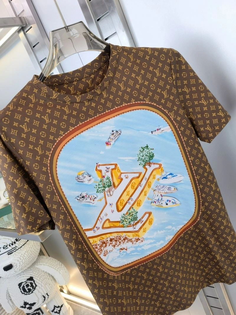 Louis Vuitton T-Shirts Comfortable 132602