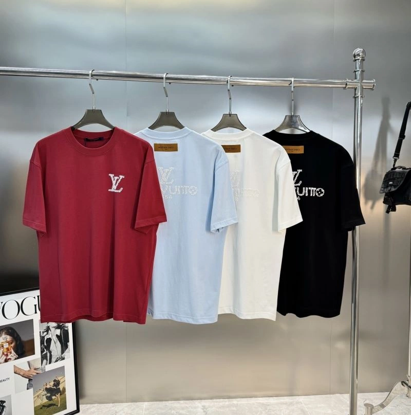 Lightweight Louis Vuitton T-Shirts 132591