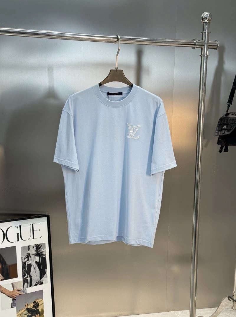 Lightweight Louis Vuitton T-Shirts 132591