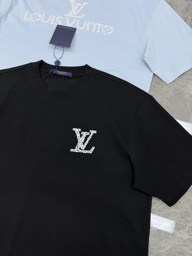 Lightweight Louis Vuitton T-Shirts 132591