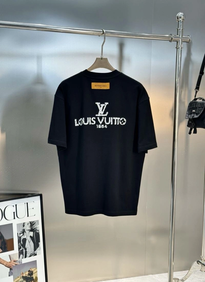 Lightweight Louis Vuitton T-Shirts 132591