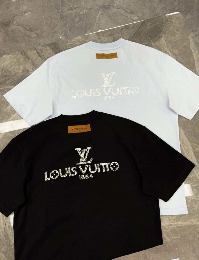 Lightweight Louis Vuitton T-Shirts 132591