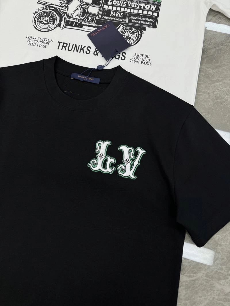 Louis Vuitton T-Shirts Resilient 132578