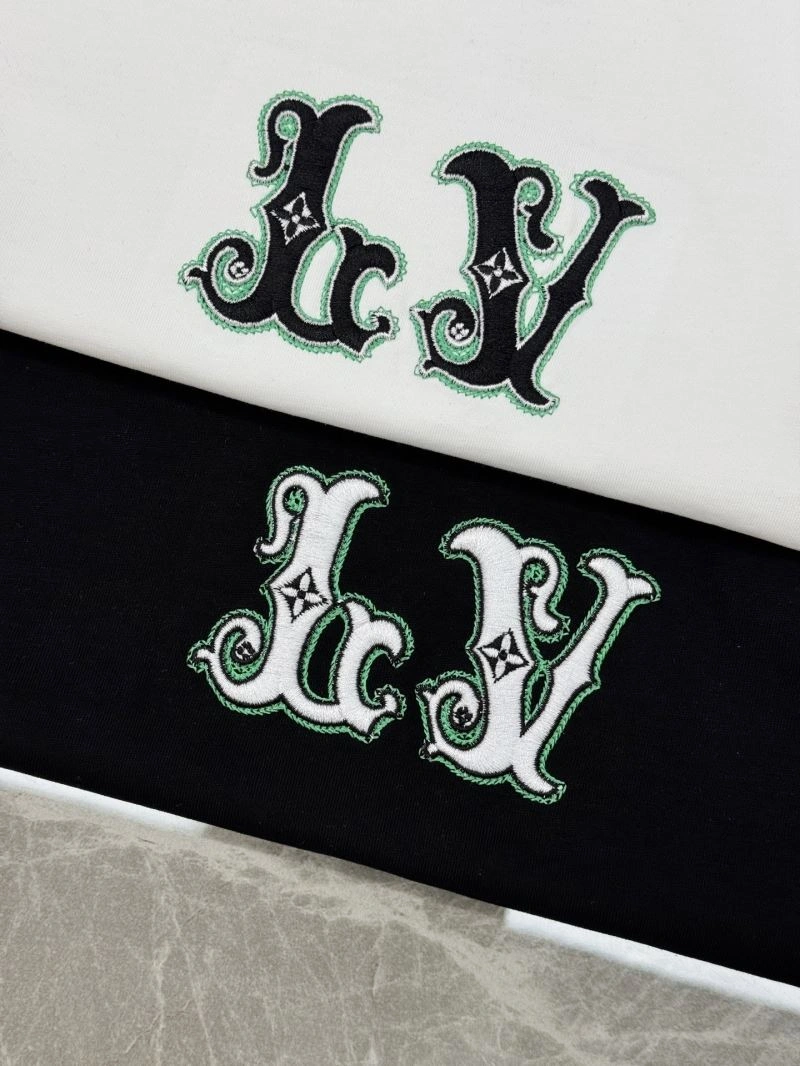 Louis Vuitton T-Shirts Resilient 132578