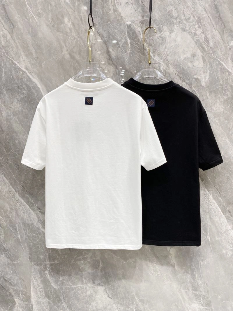 Unisex Louis Vuitton T-Shirts 132577