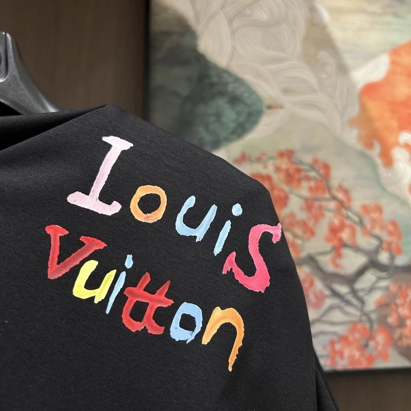 Louis Vuitton T-Shirts Comfortable 132568