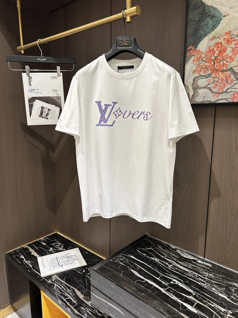 Louis Vuitton T-Shirts UrbanChic 132567
