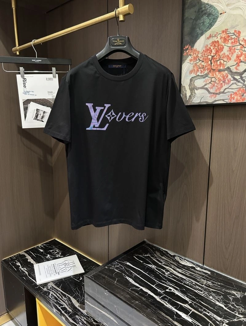 Louis Vuitton T-Shirts UrbanChic 132567