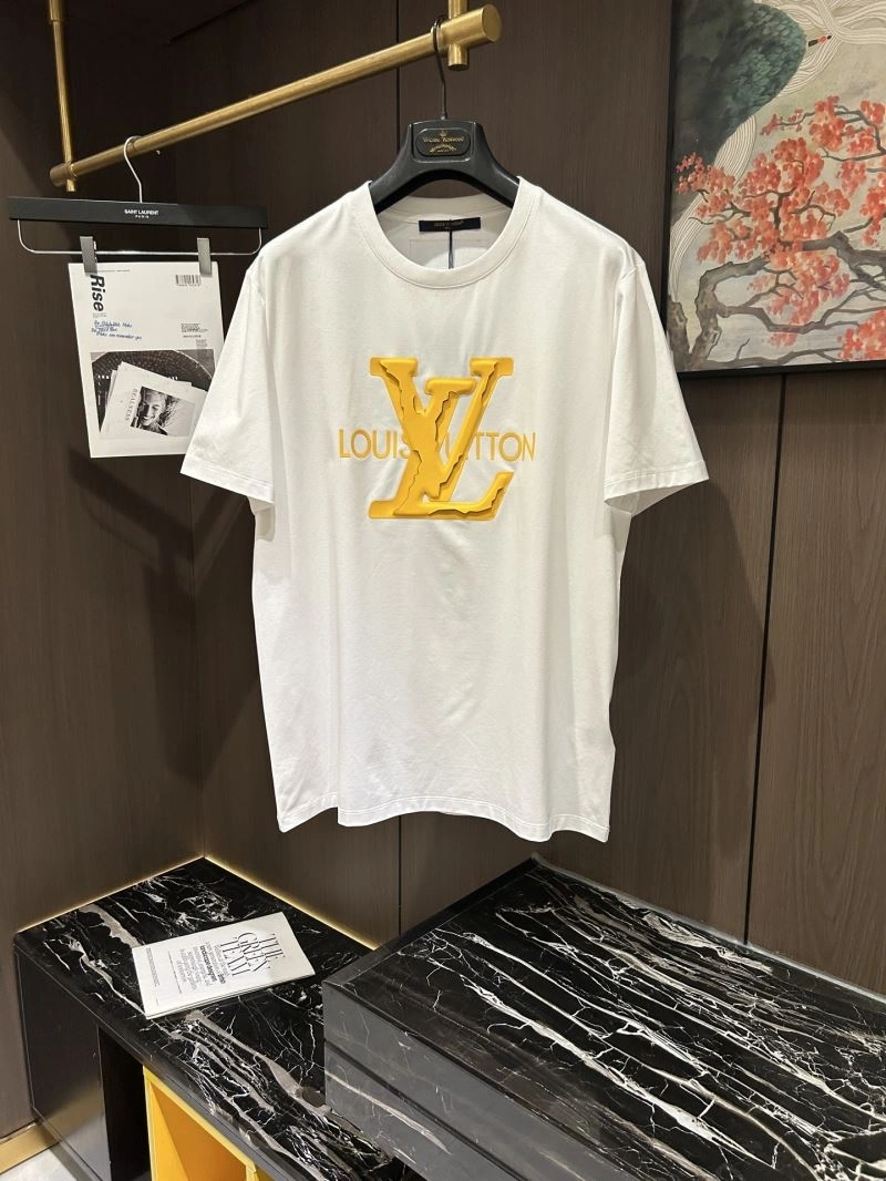 Flexible Louis Vuitton T-Shirts 132566