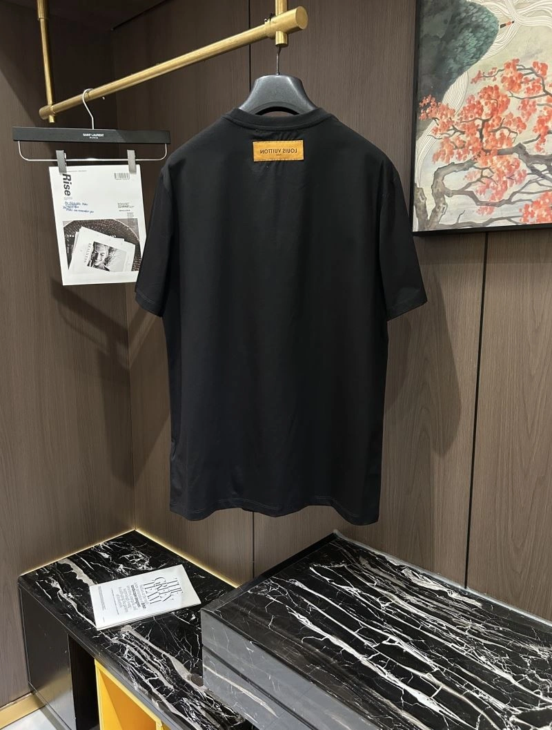 Flexible Louis Vuitton T-Shirts 132566