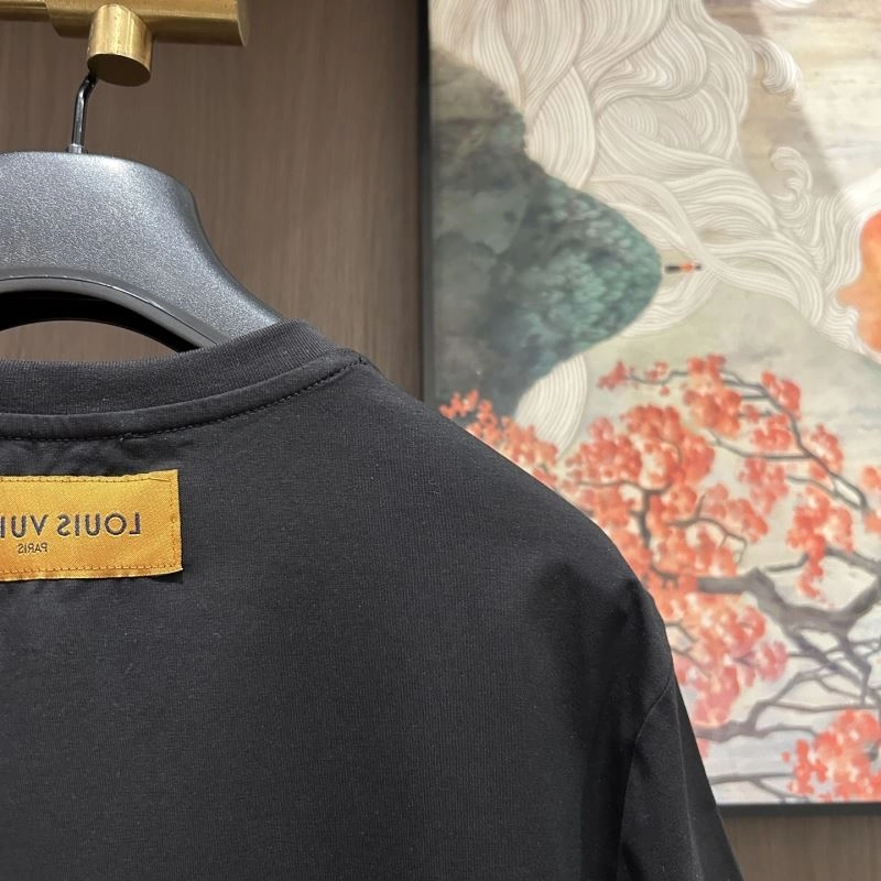 Attractive Louis Vuitton T-Shirts 132564