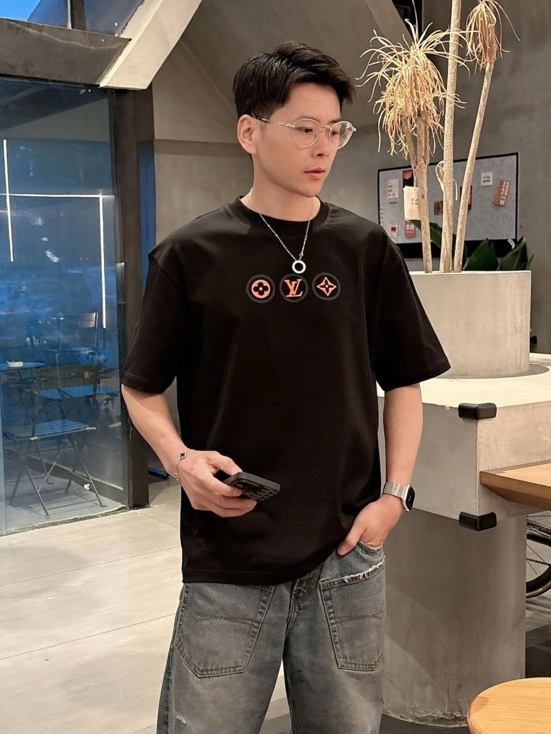 Louis Vuitton T-Shirts Breathable 132542