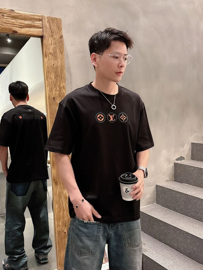 Louis Vuitton T-Shirts Breathable 132542