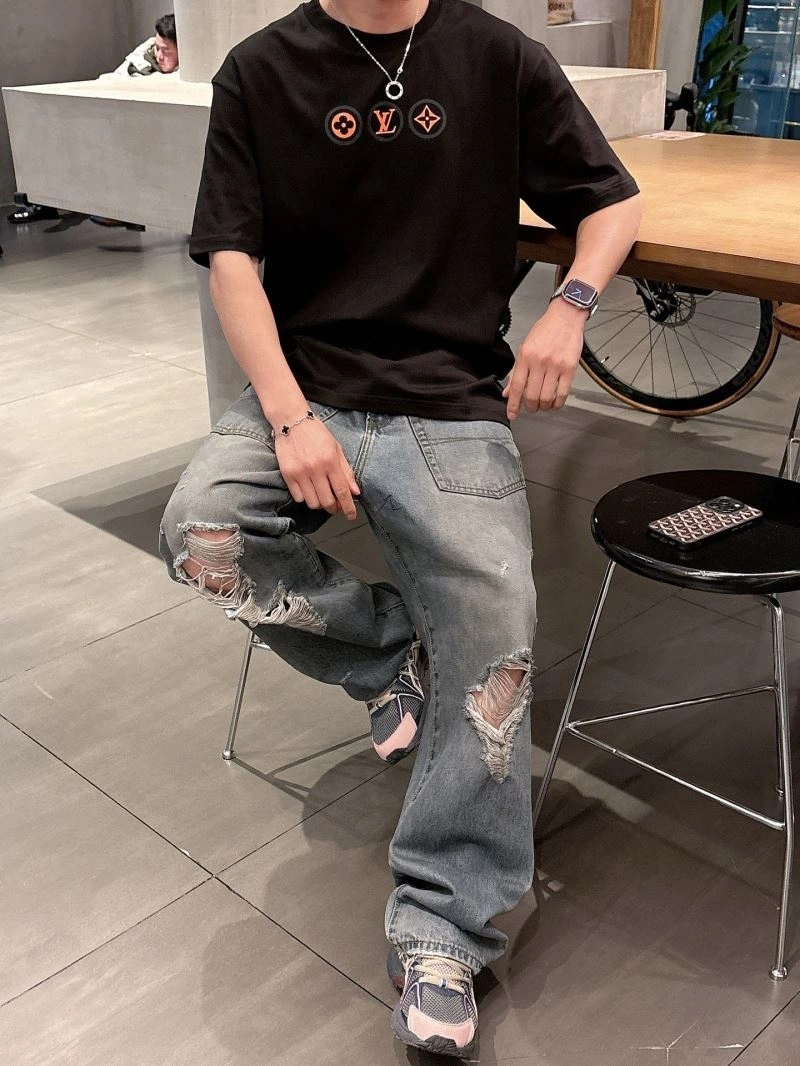 Louis Vuitton T-Shirts Breathable 132542