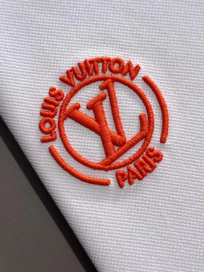 Sophisticated Louis Vuitton T-Shirts 132537