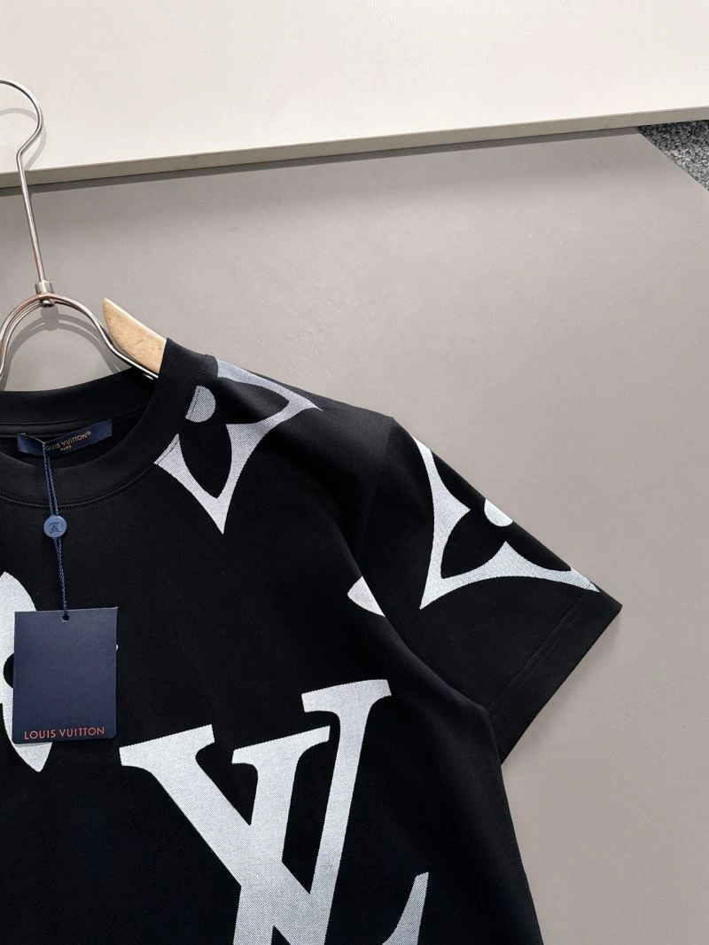 Attractive Louis Vuitton T-Shirts 132560