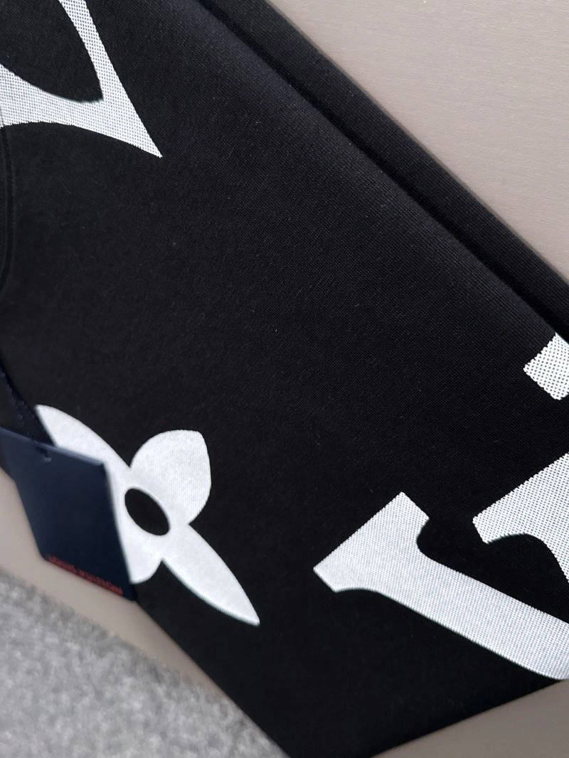 Attractive Louis Vuitton T-Shirts 132560