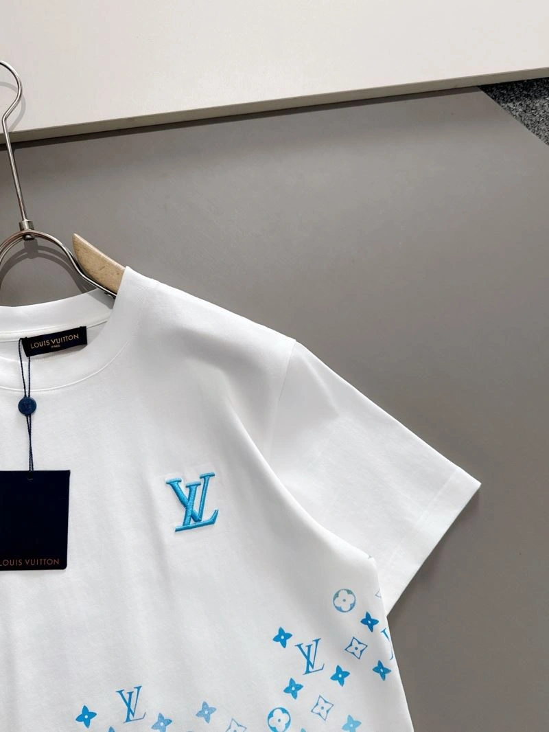 Louis Vuitton T-Shirts Versatile 132535