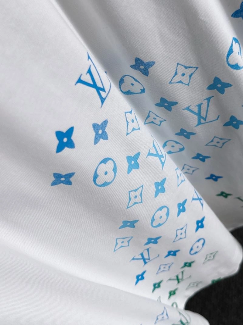 Louis Vuitton T-Shirts Versatile 132535