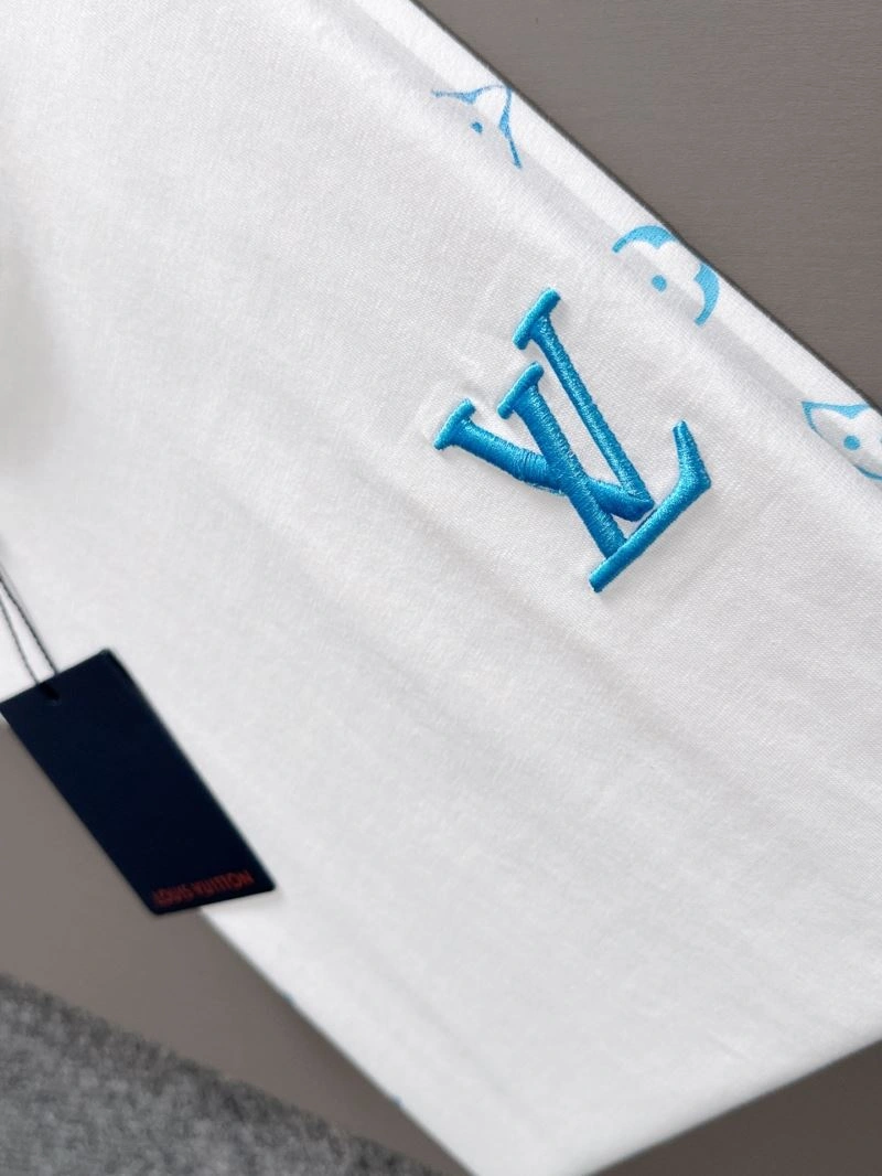 Louis Vuitton T-Shirts Versatile 132535