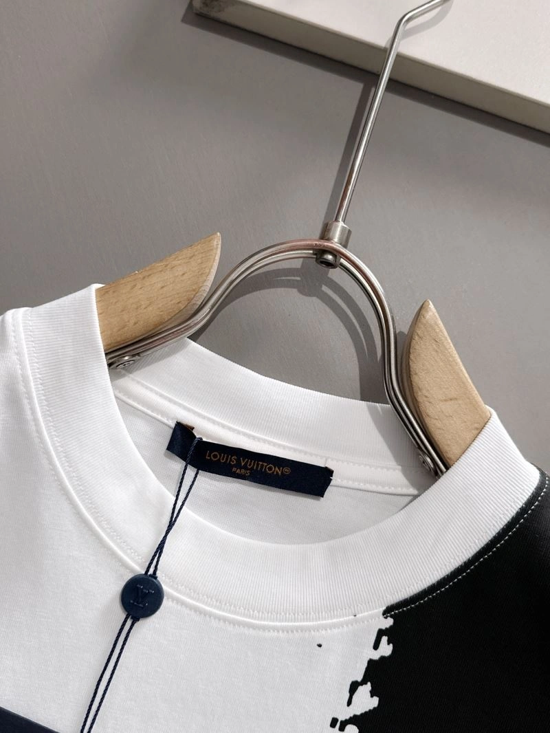 Versatile Louis Vuitton T-Shirts 132554