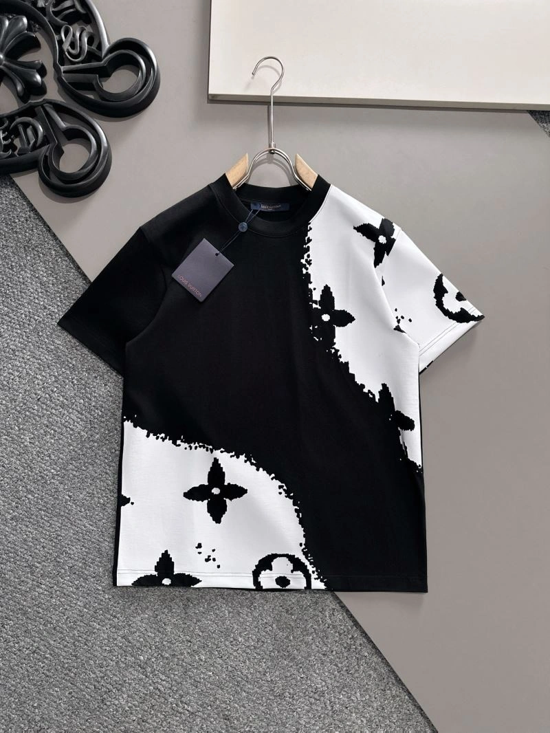 Minimalist Louis Vuitton T-Shirts 132534