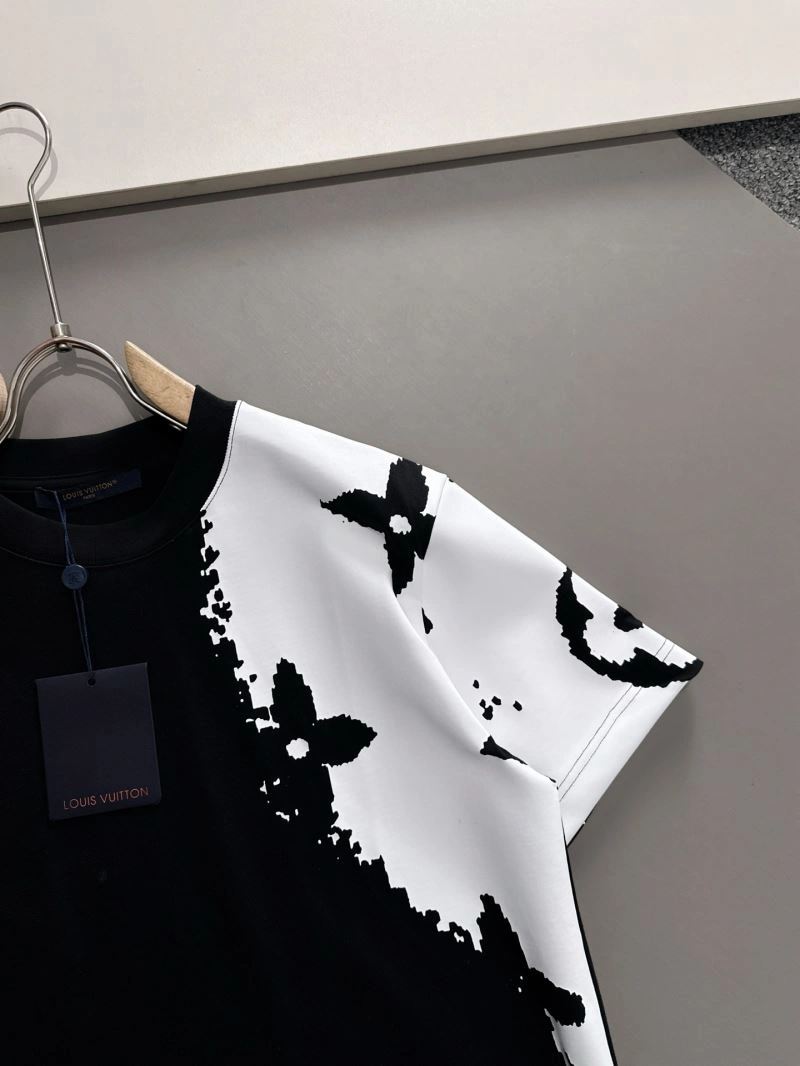 Minimalist Louis Vuitton T-Shirts 132534