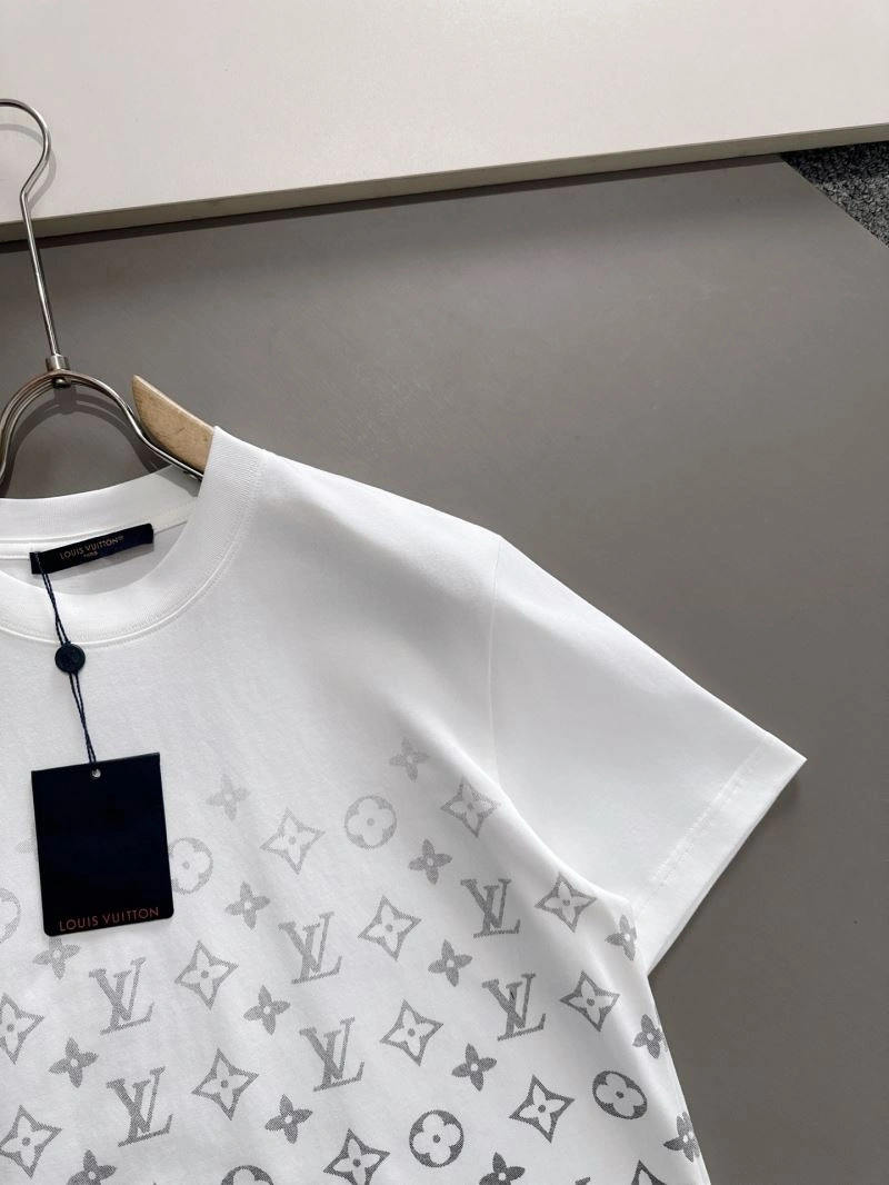 Supportive Louis Vuitton T-Shirts 132536