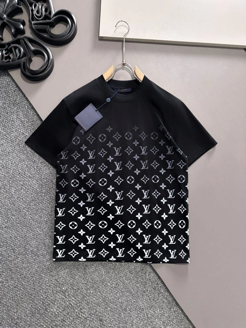 Compact Louis Vuitton T-Shirts 132549
