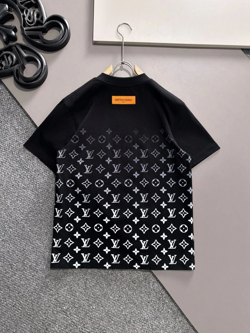 Compact Louis Vuitton T-Shirts 132549