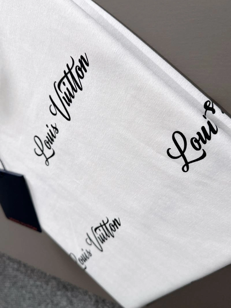 Cozy Louis Vuitton T-Shirts 132550