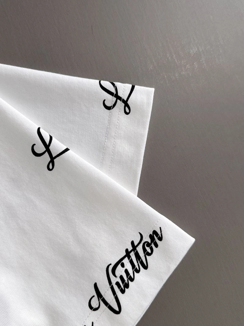 Cozy Louis Vuitton T-Shirts 132550