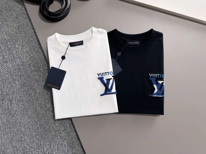 Sustainable Louis Vuitton T-Shirts 132526