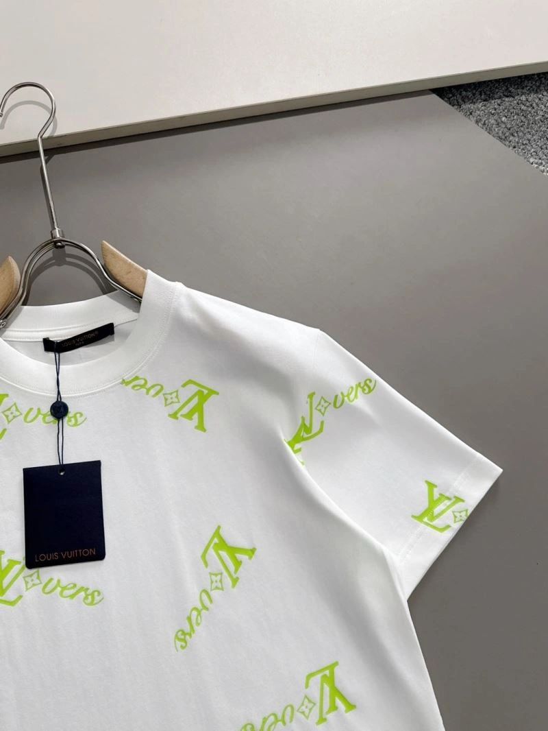 Louis Vuitton T-Shirts WrinkleFree 132529