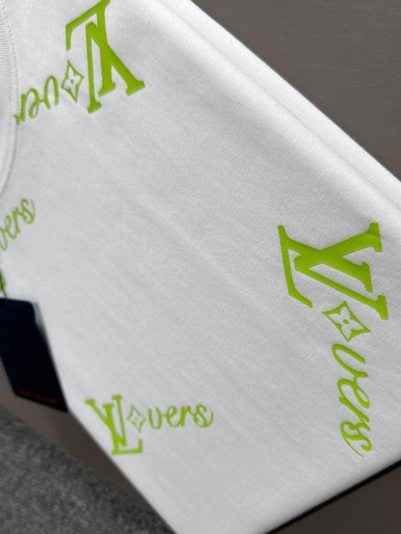 Louis Vuitton T-Shirts WrinkleFree 132529