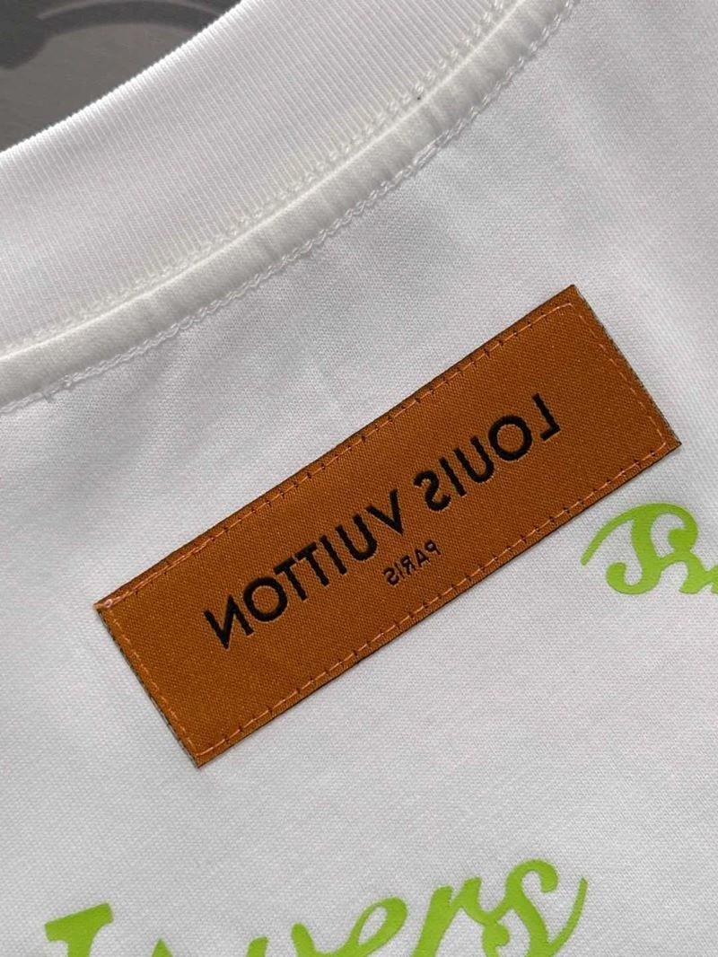 Louis Vuitton T-Shirts WrinkleFree 132529