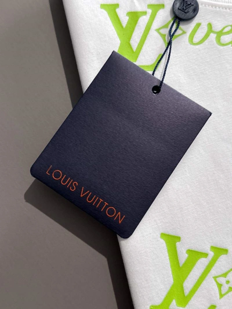 Louis Vuitton T-Shirts WrinkleFree 132529