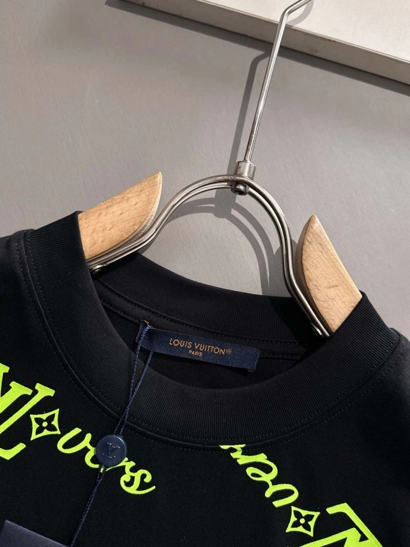 Louis Vuitton T-Shirts Comfortable 132528