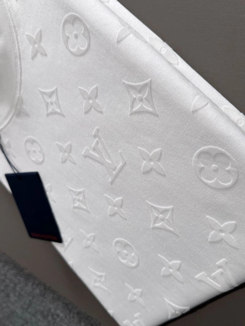 Louis Vuitton T-Shirts WeatherProof 132525