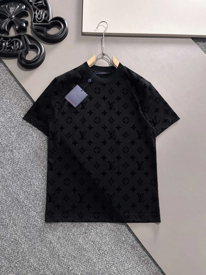 Minimalist Louis Vuitton T-Shirts 132530