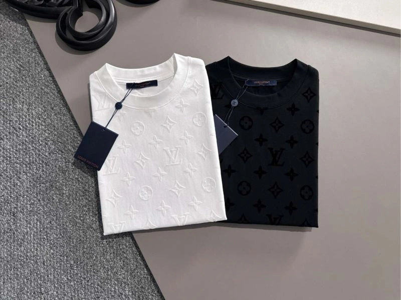 Minimalist Louis Vuitton T-Shirts 132530