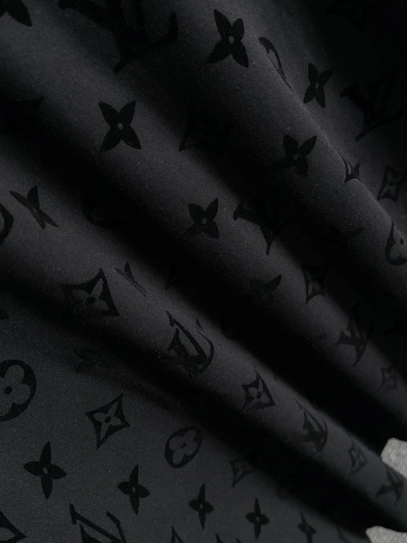 Minimalist Louis Vuitton T-Shirts 132530