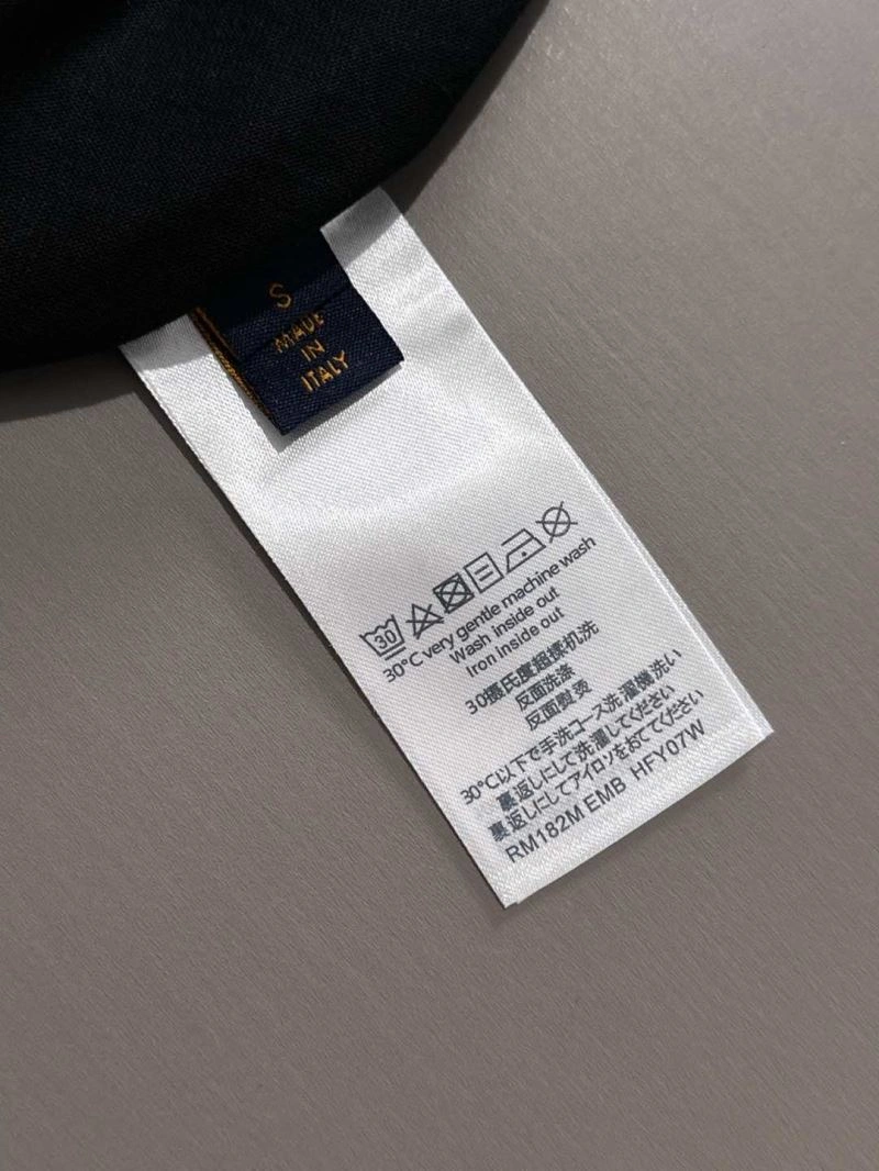 Minimalist Louis Vuitton T-Shirts 132530