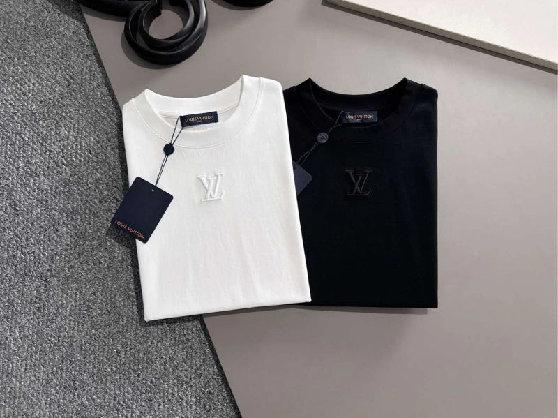 Louis Vuitton T-Shirts AllSeason 132524
