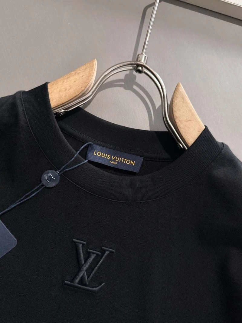 Louis Vuitton T-Shirts AllSeason 132524