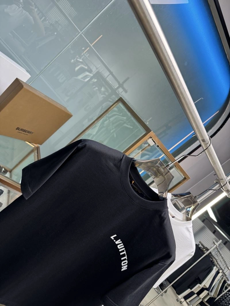 Stretchable Louis Vuitton T-Shirts 132499
