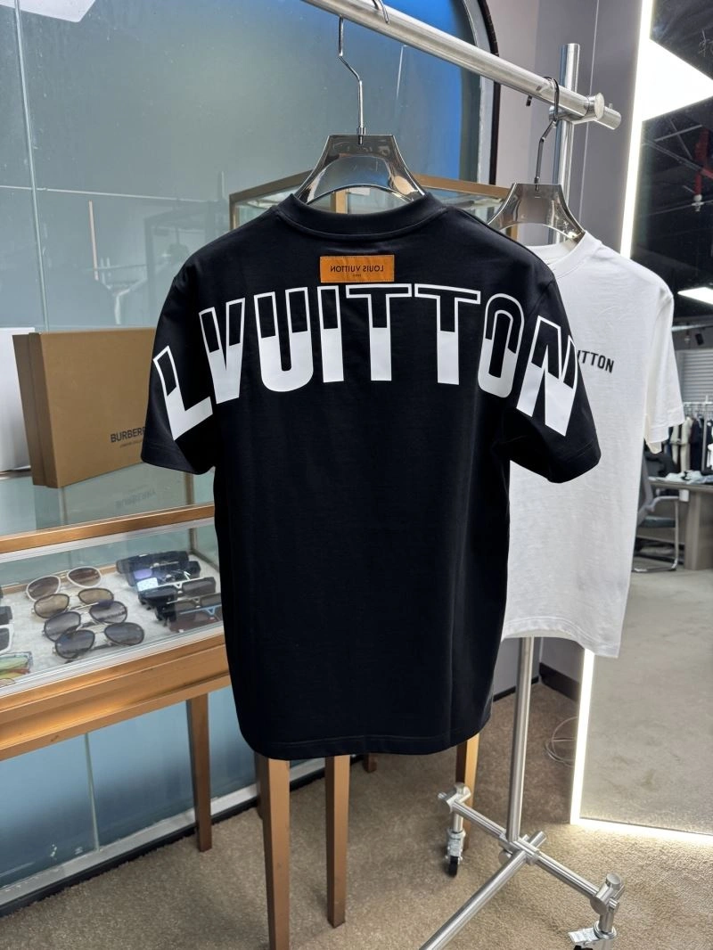 Stretchable Louis Vuitton T-Shirts 132499