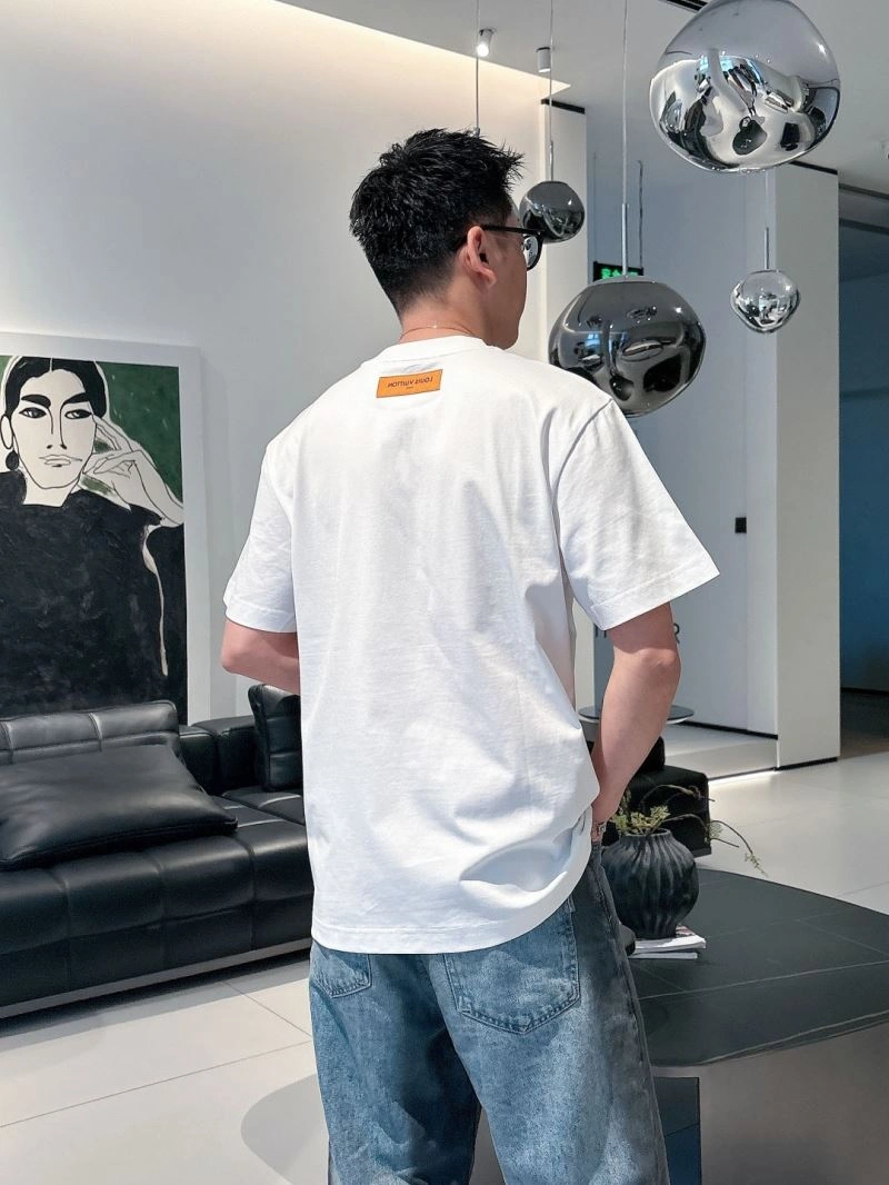 Louis Vuitton T-Shirts WrinkleFree 132514